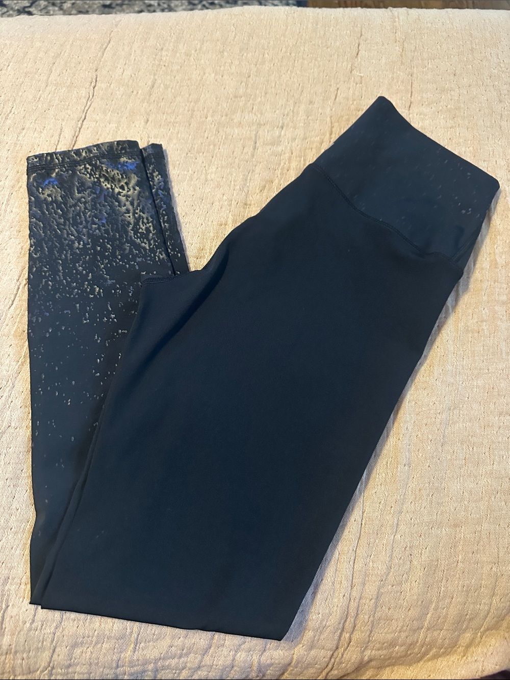Z by zobha Black High-Waist Athletic Leggings Subtle Metallic Detail splatter M